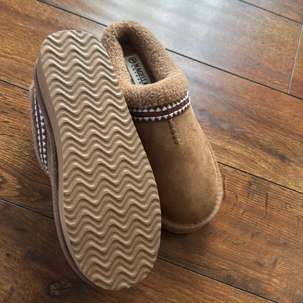 Magellan Outdoors Slippers